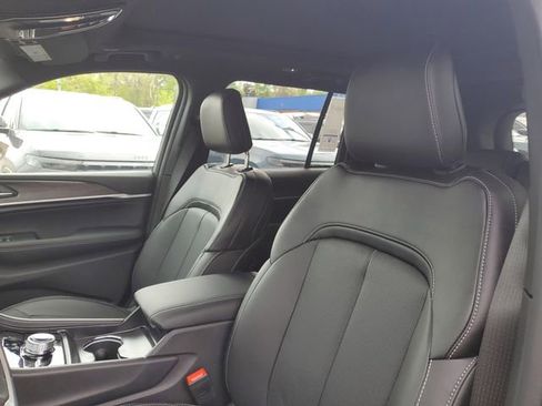New 2026 Jeep Grand Cherokee Limited AWD/4WD image 10