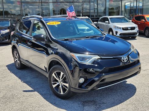 Used 2016 Toyota RAV4 XLE FWD image 2