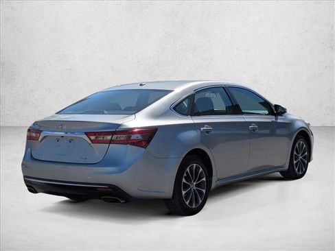 Used 2017 Toyota Avalon XLE FWD image 5