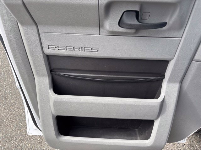 Used 2016 Ford E-350 and Econoline 350 Super Duty RWD image 15