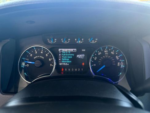 Used 2013 Ford F150 XLT w/ Mid Equipment Group image 20