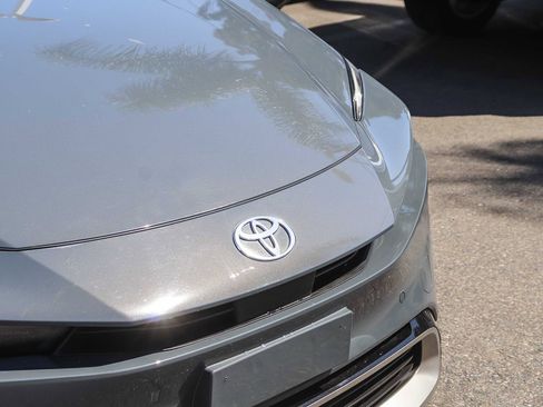 Used 2023 Toyota Prius Prime Premium image 6