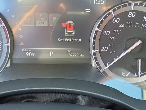 Used 2022 Toyota Highlander XSE image 24