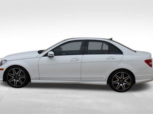 Used 2013 Mercedes-Benz C 250 Sedan image 4