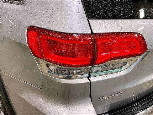 Used 2017 Jeep Grand Cherokee Limited AWD/4WD image 23
