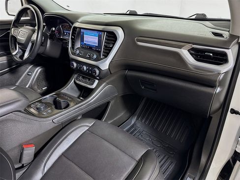 Used 2023 GMC Acadia SLT image 29