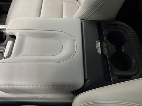 Used 2025 Ford Expedition Platinum image 20