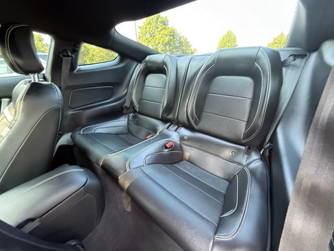 Used 2020 Ford Mustang Shelby GT500 w/ Technology Package RWD image 12