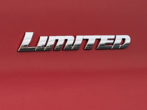 Used 2022 Toyota 4Runner Limited AWD/4WD image 11