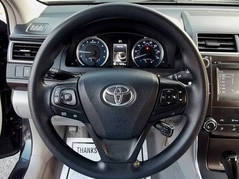 Used 2017 Toyota Camry LE FWD image 18