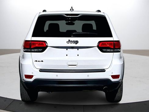 Used 2019 Jeep Grand Cherokee Laredo image 8