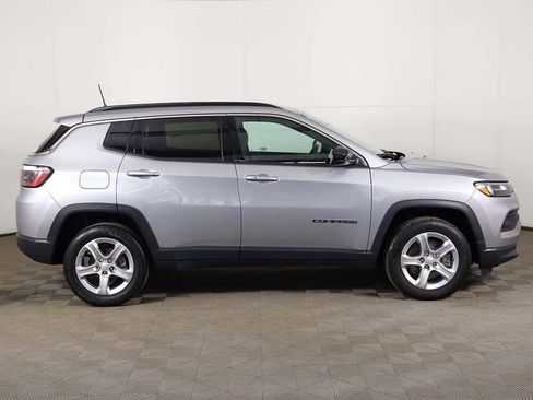 Used 2023 Jeep Compass Latitude w/ Convenience Group AWD/4WD image 17