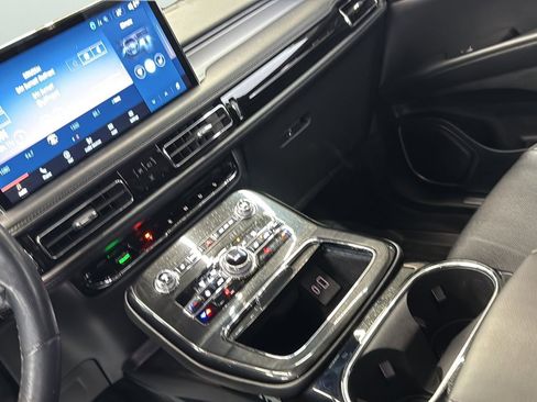 Used 2023 Lincoln Nautilus FWD w/ Premium Package image 20