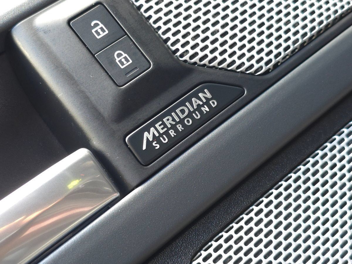 Used 2023 Land Rover Defender 130 X AWD/4WD image 35