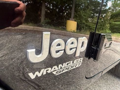 Used 2020 Jeep Wrangler Sport AWD/4WD image 8