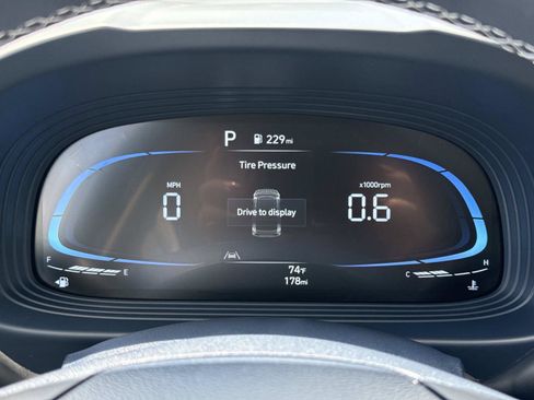 New 2026 Hyundai Venue SEL FWD image 7