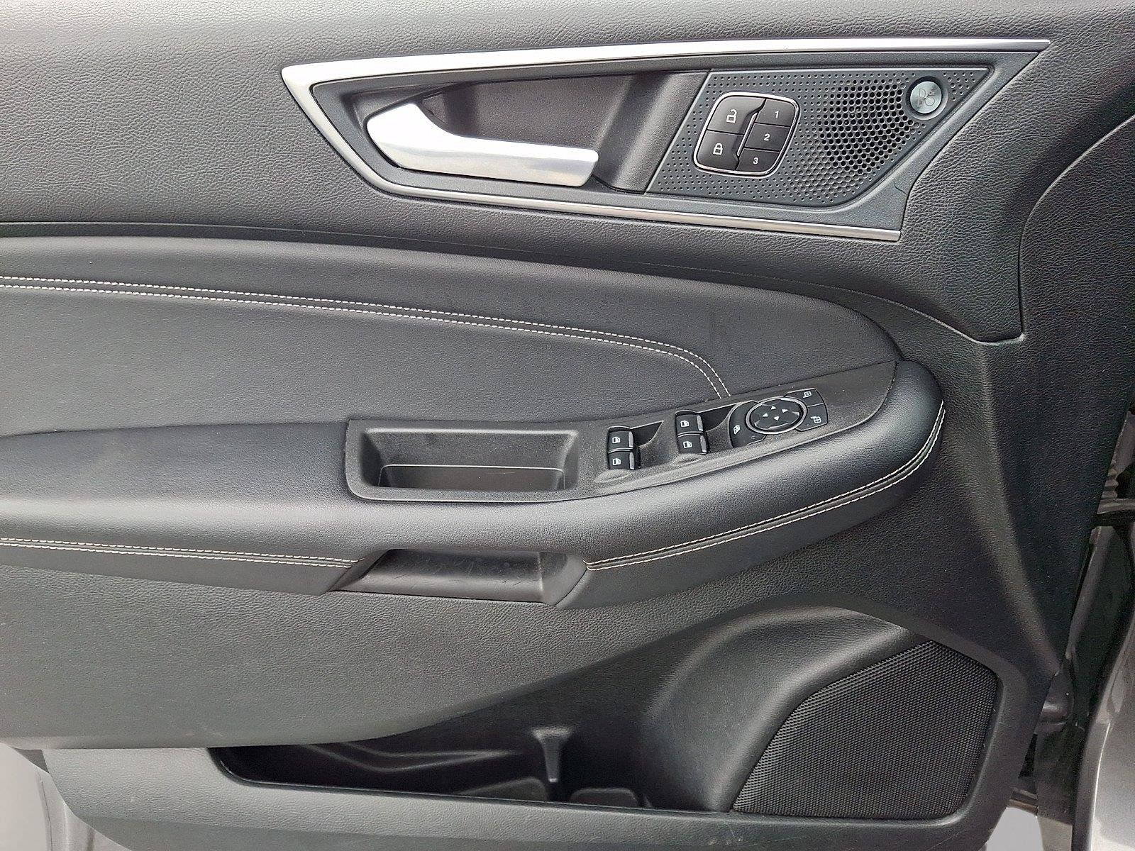 Used 2024 Ford Edge Titanium AWD/4WD image 8