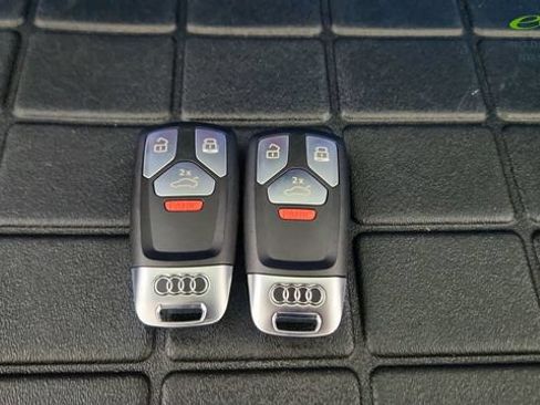 Used 2025 Audi SQ5 Prestige AWD/4WD image 62