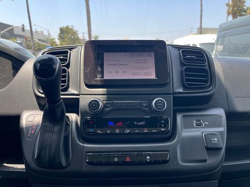 Used 2025 RAM ProMaster 2500 w/ Convenience Group FWD image 17