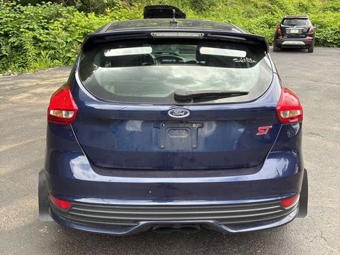 Used 2017 Ford Focus ST w/ Equipment Group 401A FWD image 7