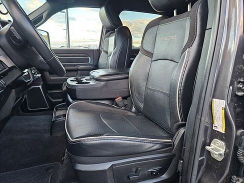 Used 2024 RAM 2500 Laramie w/ Night Edition image 18