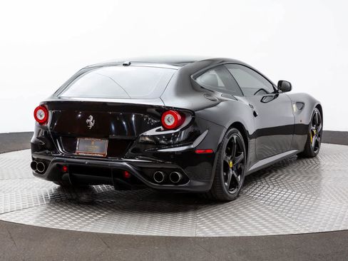 Used 2015 Ferrari FF image 23