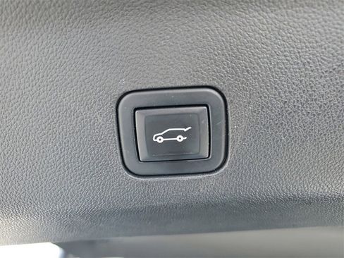 Used 2021 Chevrolet Tahoe LT image 32