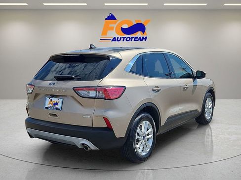 Used 2020 Ford Escape SE image 5