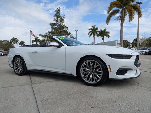Used 2025 Ford Mustang Premium image 2