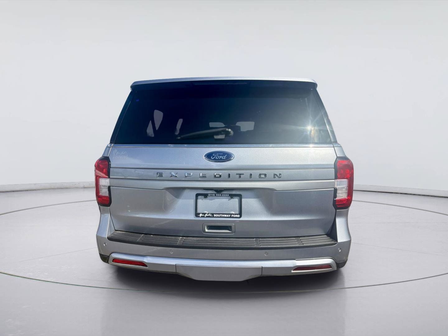 Used 2024 Ford Expedition Max XLT AWD/4WD image 6