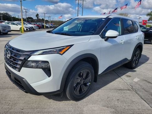 New 2026 Nissan Rogue SV FWD image 4