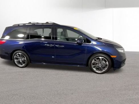 Used 2023 Honda Odyssey Elite image 2