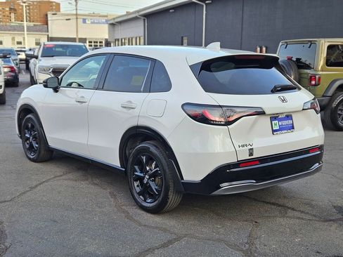 Used 2024 Honda HR-V EX-L image 3
