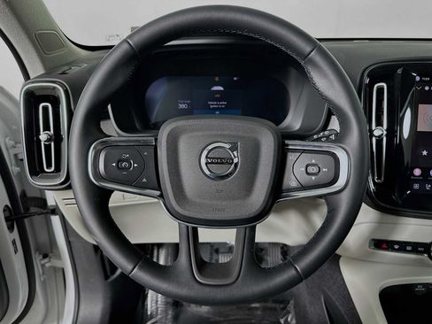 Used 2026 Volvo XC40 B5 Ultra w/ Climate Package AWD/4WD image 11