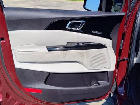 Used 2022 Kia Carnival SX Prestige image 17