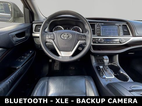 Used 2015 Toyota Highlander XLE FWD image 8