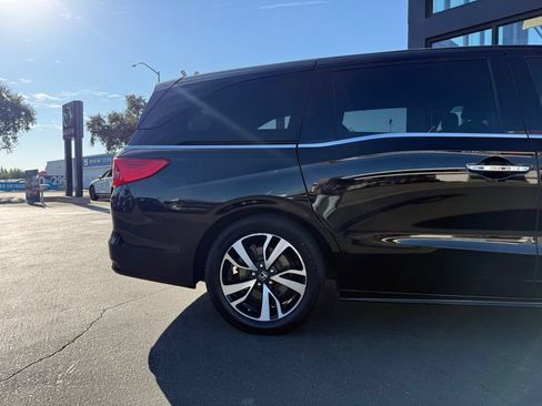 Used 2019 Honda Odyssey Elite image 14