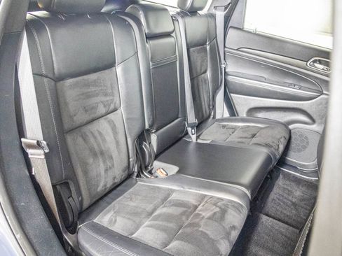 Used 2017 Jeep Grand Cherokee Altitude image 42