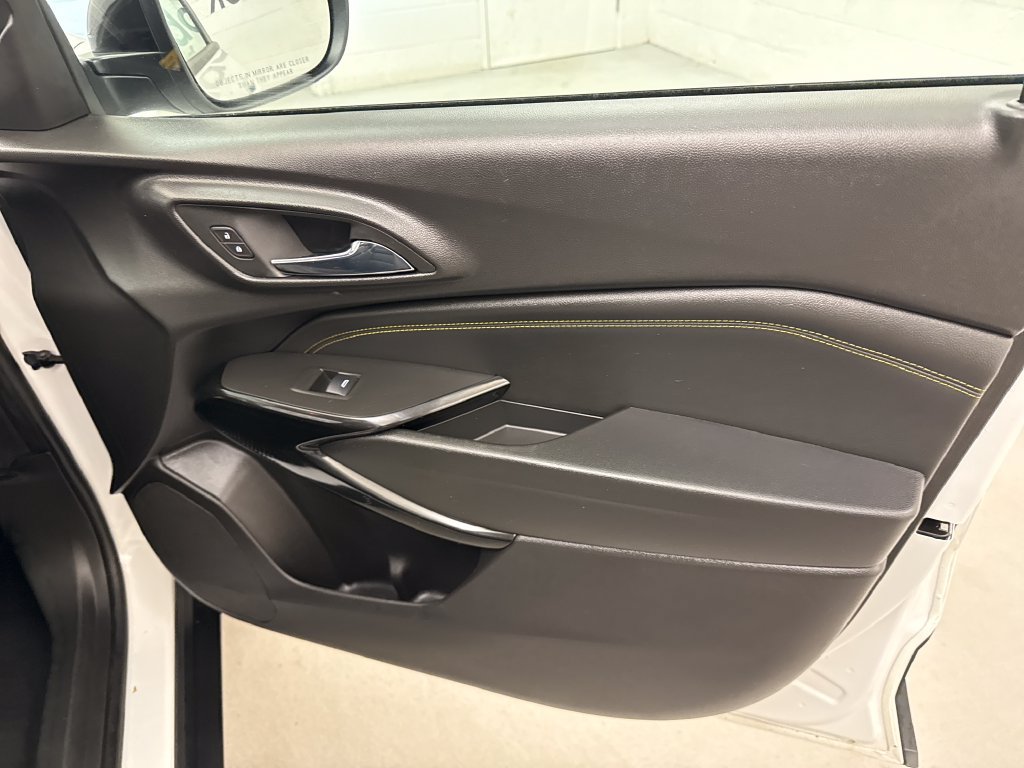 Used 2024 Chevrolet Trax ACTIV w/ Sunroof Package FWD image 28