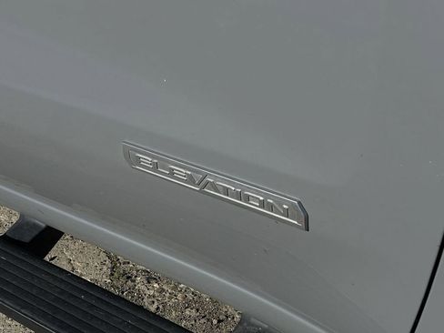 Used 2024 GMC Sierra 1500 Elevation image 31