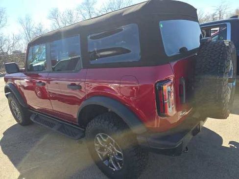 Used 2025 Ford Bronco Badlands image 6