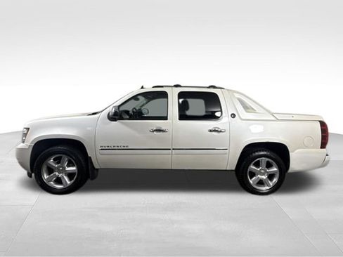 Used 2013 Chevrolet Avalanche LTZ AWD/4WD image 6