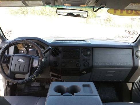 Used 2011 Ford F350 XL w/ Camper Pkg image 17