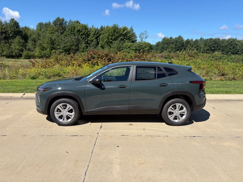 New 2026 Chevrolet Trax LS w/ Driver Confidence Package FWD image 6