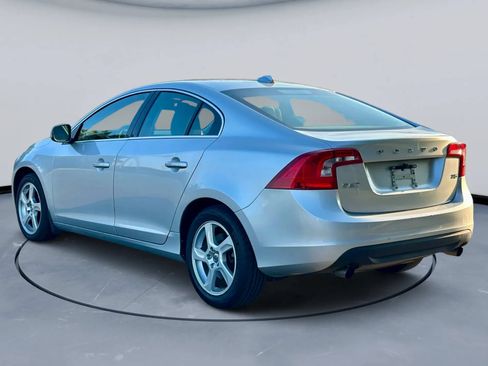 Used 2012 Volvo S60 T5 FWD image 3