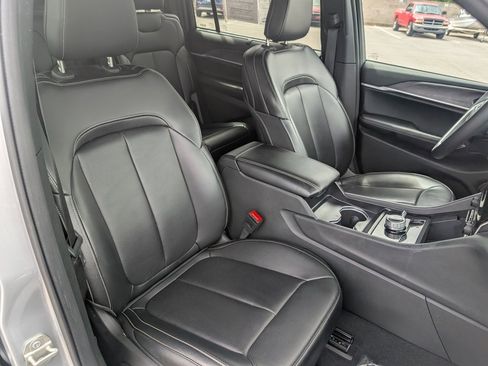 Used 2024 Jeep Grand Cherokee L Limited w/ Luxury Tech Group II image 12