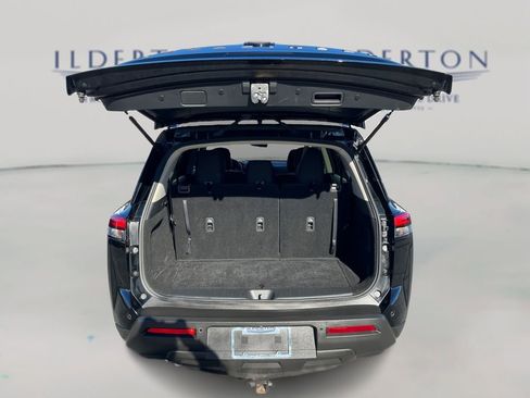 Used 2024 Nissan Pathfinder SV image 12