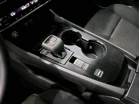 Used 2022 Nissan Rogue SV FWD image 15