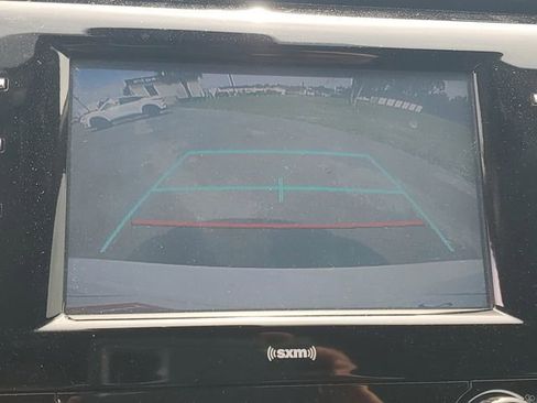 Used 2020 Toyota Camry SE image 17