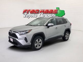 Used 2022 Toyota RAV4 XLE video 1